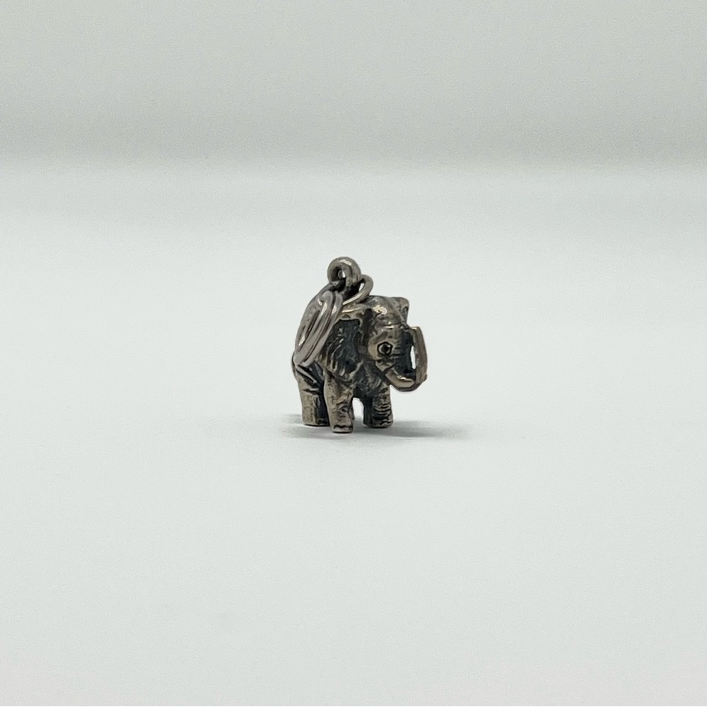 Retired James Avery Elephant Charm |